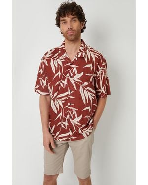 Threadbare Terracotta 'Bamba' Revere Collar Leaf Print Short Sleeve Shirt - Red