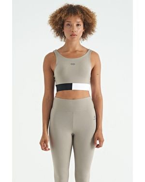TOMMY LIFE Crop Sleeveless Color-Block Sports Top - Natural