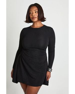 Boohoo Plus Crinkle Textured Flippy Skater Dress - Black
