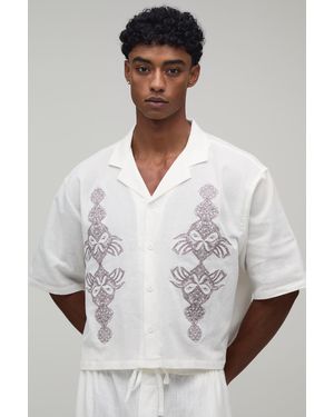 BoohooMAN Boxy Crop Textured Revere Embroidered Shirt - White