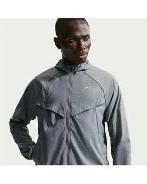 Nike Stride Jacket - Grey