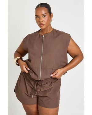 Boohoo Plus Nylon Runner Shorts - Brown