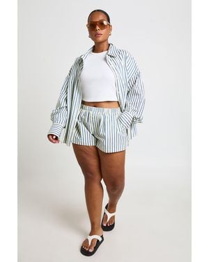 Boohoo Plus Stripe Flippy Shorts - White