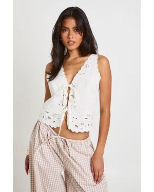 Boohoo Scallop Edge Tie Front Top - White
