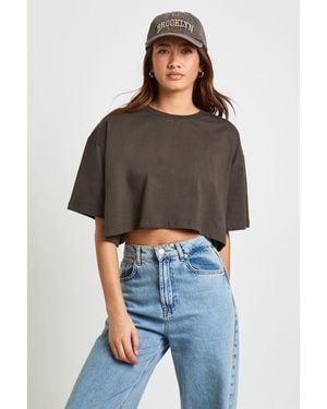Boohoo Basic Oversized Boxy Crop T-Shirt - Brown