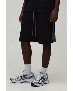 BoohooMAN Regular Fit Panelled Jersey Short - Black