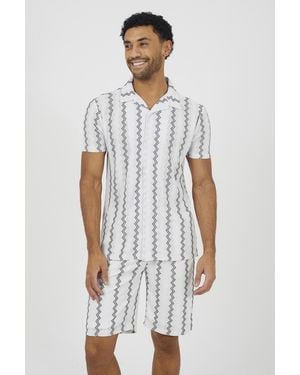 Brave Soul Wavy Stripe Revere Collar Short Sleeve Shirt - White