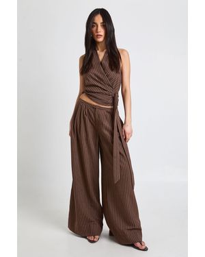 Boohoo Pleated Wide Leg Peached Stripe Trouser - Brown
