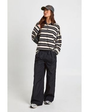 Boohoo Nylon Pleat Detail Cargo Trousers - Blue