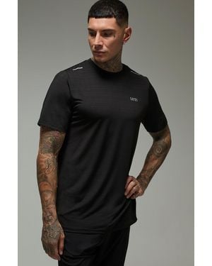 BoohooMAN Tall Active Engineered Performance Regular Fit T-Shirt - Black