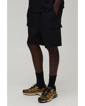 BoohooMAN Relaxed Fit Elasticated Technical Stretch Cargo Shorts - Black