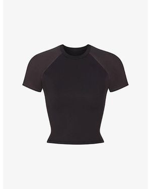 NikeSKIMS Matte Shine Cropped Baby Tee Training Top - Black