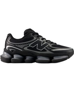 New Balance Color Blocked Sneakers - Black