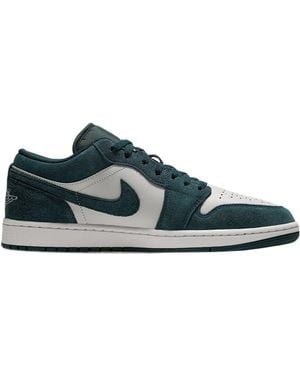 Nike Low-Top Paneled Casual Sneaker - Blue