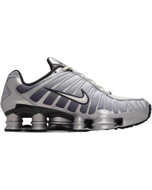 Nike Shox Sneaker - Gray