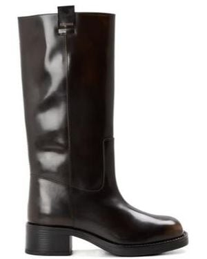 Alohas Simple Yet Stylish Tall Boots - Black