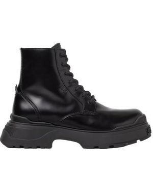Fendi Combat Boots With Zip Closure - Black