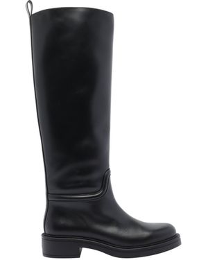 Stuart Weitzman Round-Toed Boots - Black