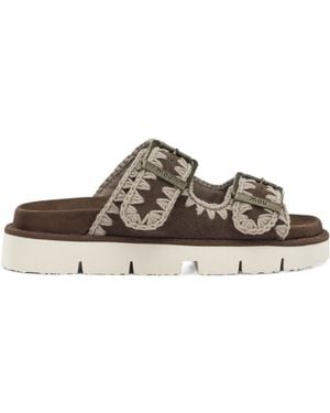 Mou Round-Toe Flat Sandals - Brown