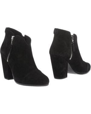 Rag & Bone Minimalist Suede Ankle Boots - Black