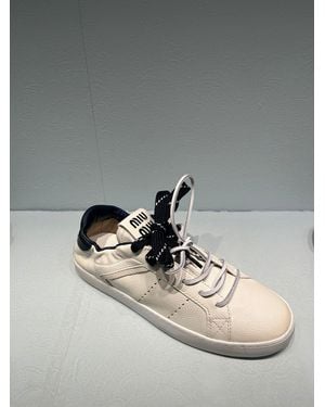Miu Miu Round-Toe Lace-Up Sneakers - Metallic