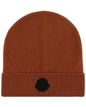 Moncler Ribbed Logo-Patch Beanie - Brown