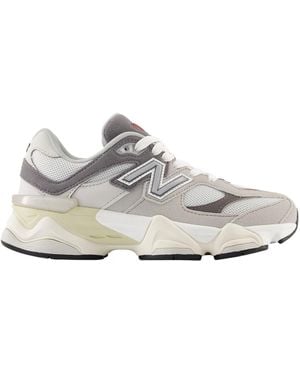 New Balance Simple Sports Shoes - White
