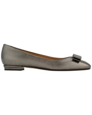 Ferragamo Vara Bow Ballet Flat - Brown