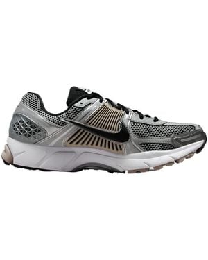 Nike Zoom Vomero 5 Panelled Lace-Up Trainers - Grey