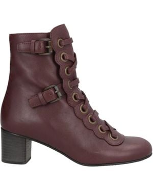 Chloé Minimalist Leather Ankle Boots - Brown