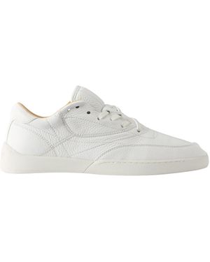Gabriela Hearst Round-Toe Low-Top Casual Shoes - White