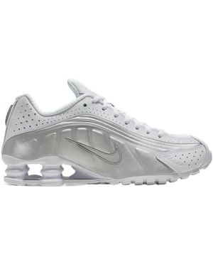 Nike Shox R4 Lace-Up Trainers - Grey