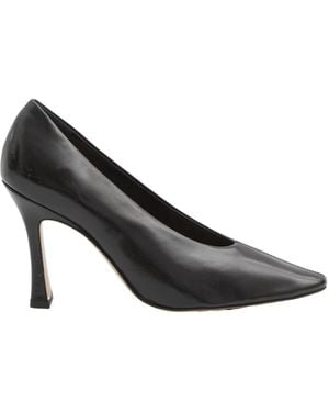 Bottega Veneta Sofia Pointed-Toe Slip-On Court Shoes - Black