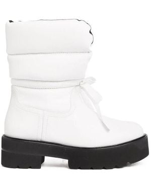 Stuart Weitzman Round Head Boots - White