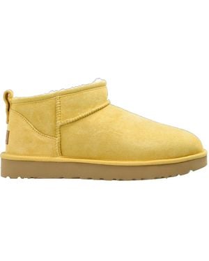 UGG Round-Toe Short Boots - Yellow
