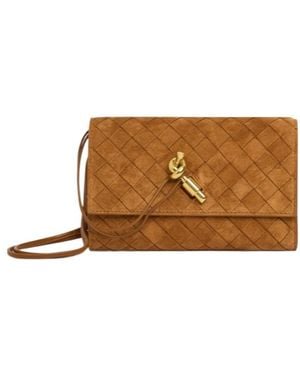 Bottega Veneta Andiamo Pouch - Brown
