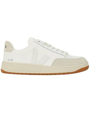 Veja Simple And Versatile Shoes - White