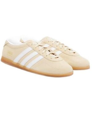 adidas Versatile Casual Shoes With Three Stripes - White