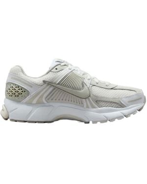 Nike W Zoom Vomero 5 Logo Patch Sneakers - Gray