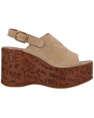 Chloé Buckle Fastening Sandals - Brown