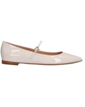 Gianvito Rossi Pointed Flat Shoes - Natural