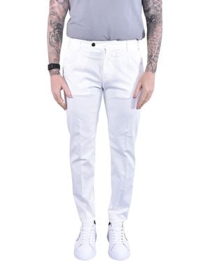 Eleventy Pleated Slim-Fit Trousers - White