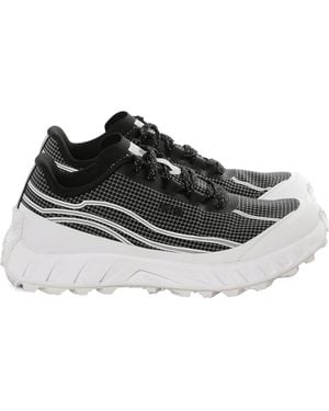 Norda 002 Trainers - Black