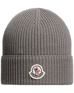 Moncler Logo Patch Ribbed Beanie - Grey