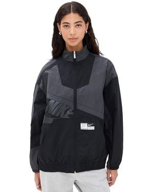 Designer Nike Windrunner Jackets for Women - Up to 40% off