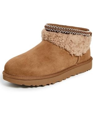UGG Classic Ultra Minimaxi Curly Boots - White