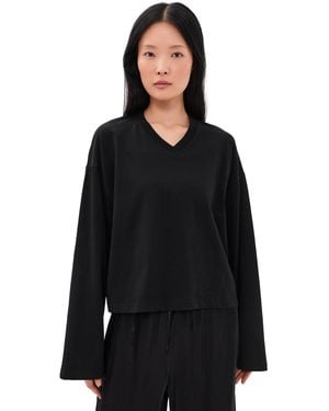 Lioness Bloom V Neck Long Sleeve Tee - Black