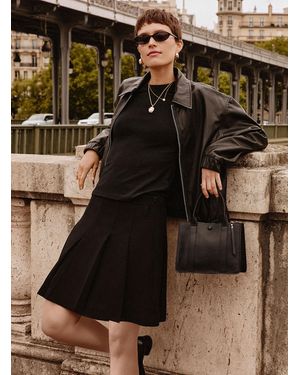 Contemporaine Black Wide