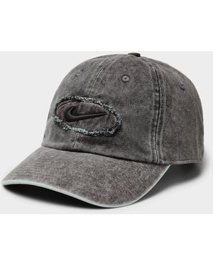 Nike Club Distressed Emblem Cap - Grey