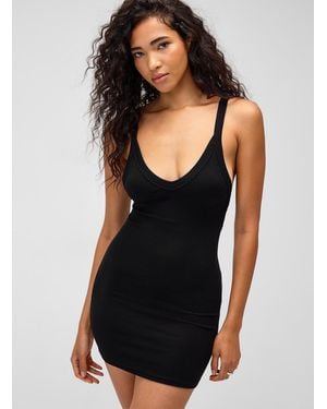 Twik Fitted V - Black